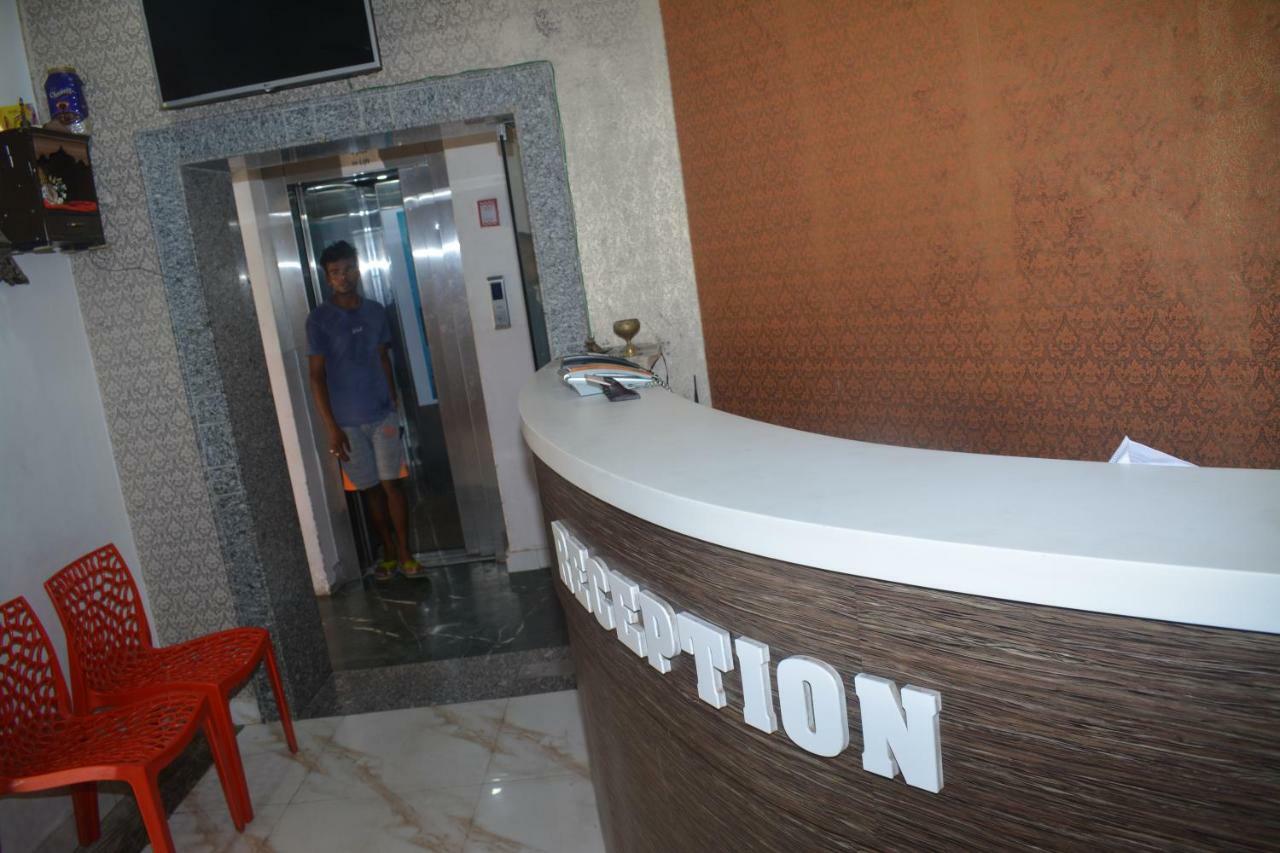 Hotel Tamilnadu Kashi Varanasi Bagian luar foto