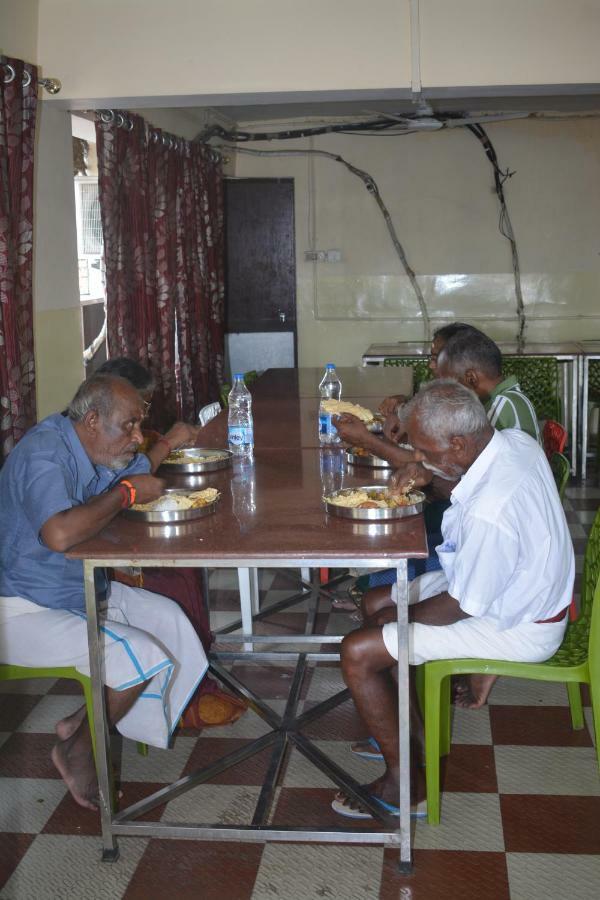 Hotel Tamilnadu Kashi Varanasi Bagian luar foto