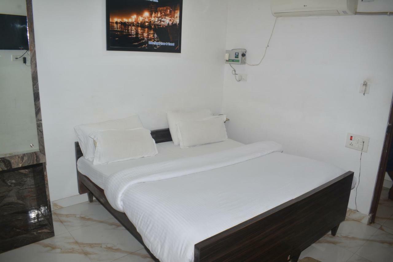 Hotel Tamilnadu Kashi Varanasi Bagian luar foto